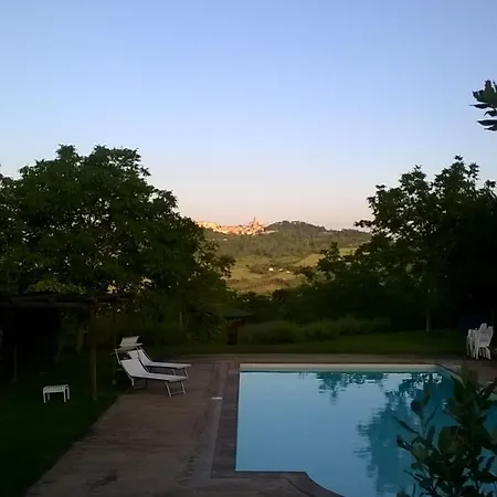 La Torriola Фермерский дом Тоди